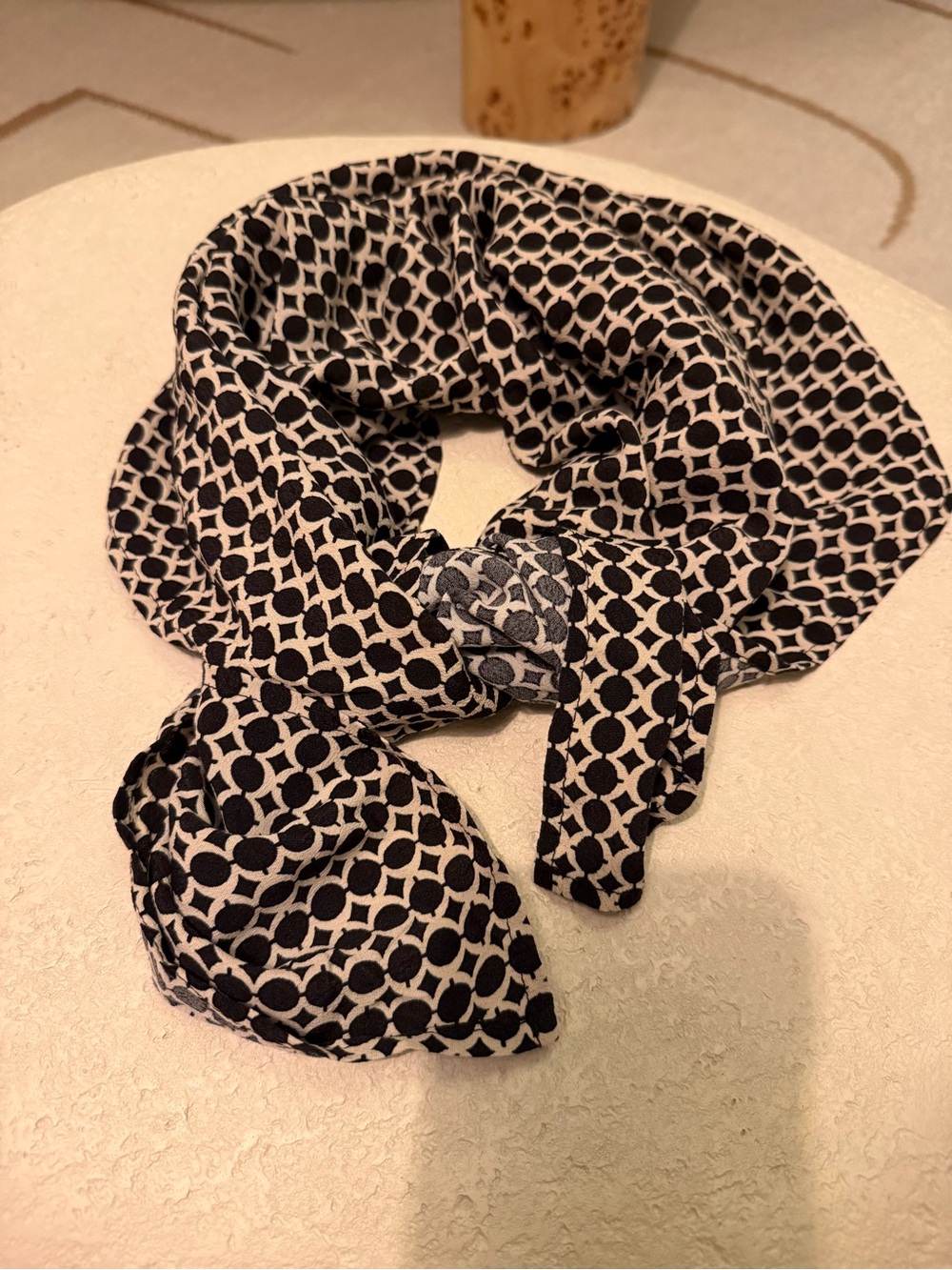 DISSH Black and White Geometric Print Scarf